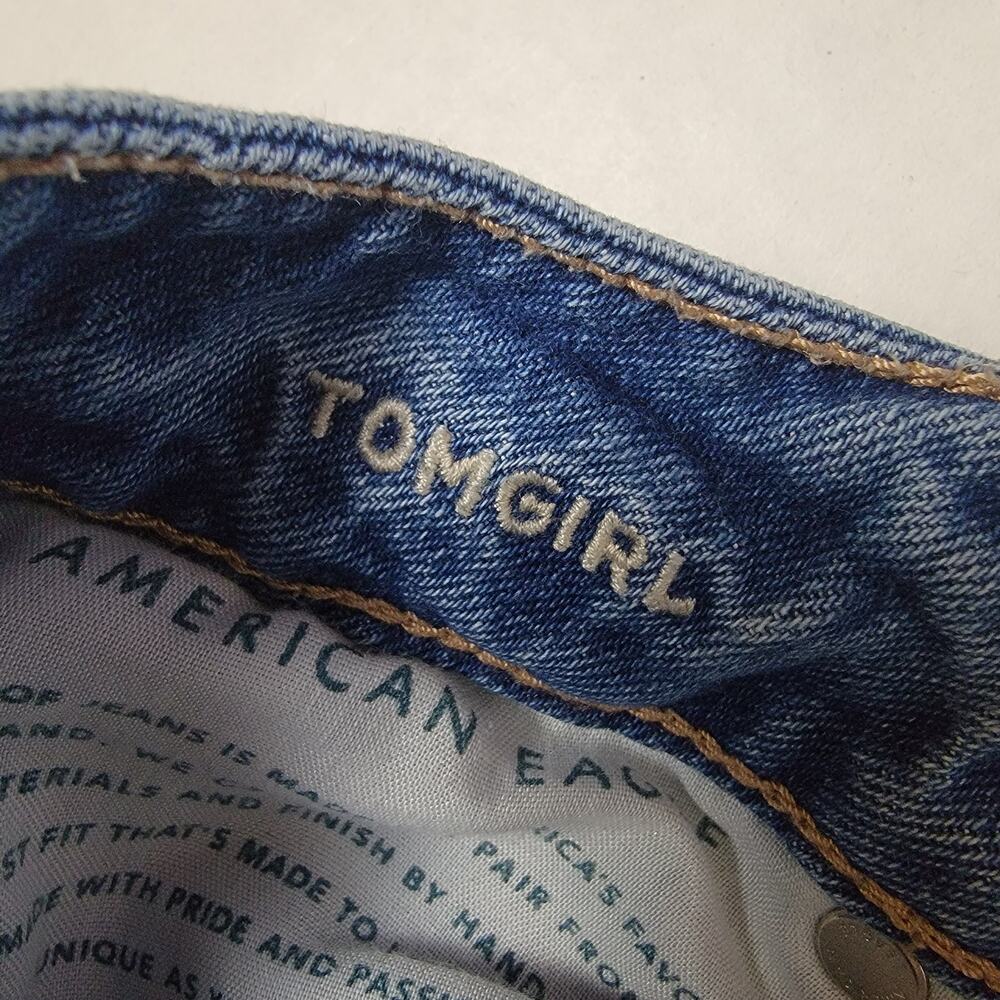 American Eagle Distressed Tomgirl Jeans SZ 2 - Picture 5 of 5